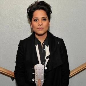 Vicci Martinez and her guitar